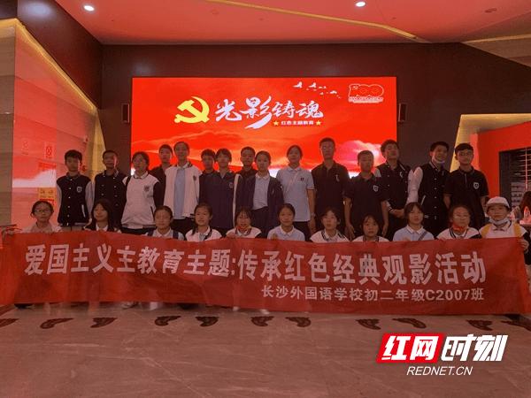 鲜奶运输车找不同